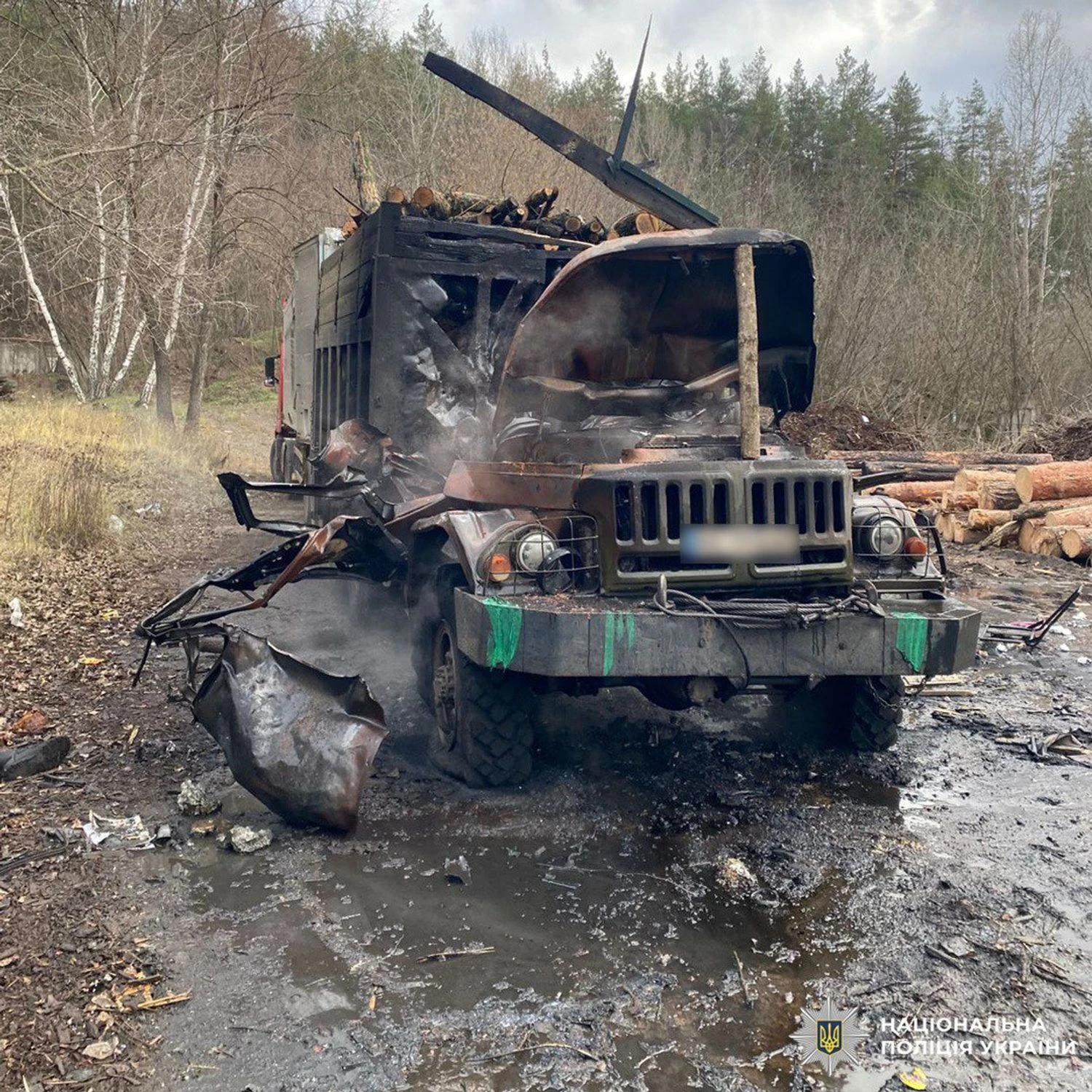 Російський дрон вбив двох чоловіків під час розвантаження ЗІЛу з дровами в Ізюмі