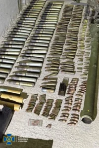 Гранатомети, автомати, вибухівка: силовики ліквідували мережу збуту