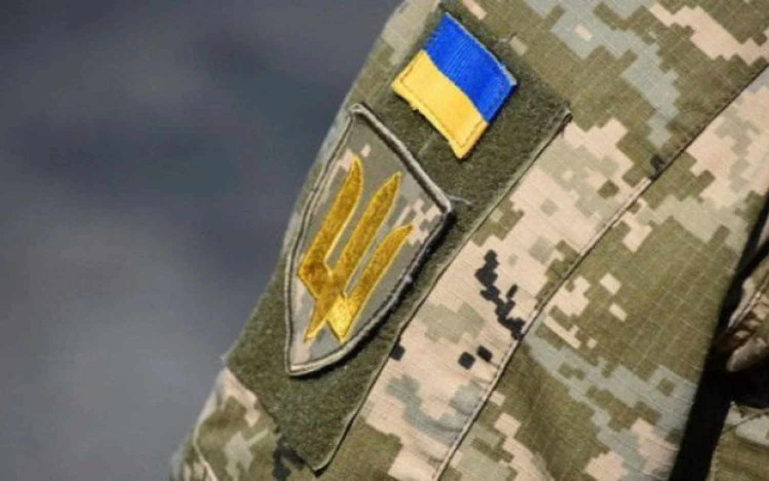 На Львівщині під час перевірки документів чоловік напав на військовослужбовця ТЦК з кухонною сокирою-молотком