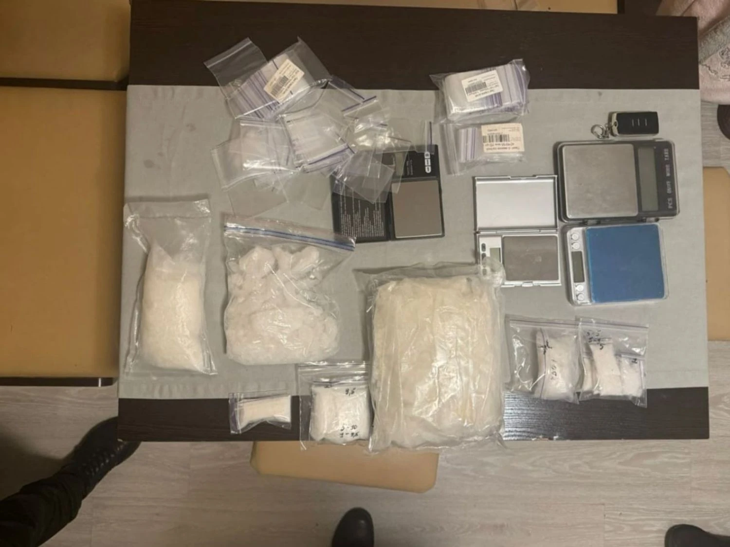 Метамфетамін на 9,5 млн грн: на кордоні зі Словаччиною викрили двох наркоділків