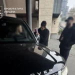 Понівечив обличчя пацієнтки під час підтяжки брів та операції на носі: у Києві повідомили підозру пластичному хірургу