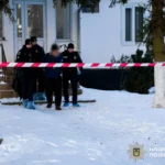 Молотком і сокирою вбив п