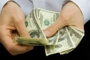 Жінці, яка влаштувала теракт у Львові, пропонували 2 тис. доларів