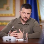 "Вони не перемагають, а ми не програємо" - Зеленський розповів про складність питання територій