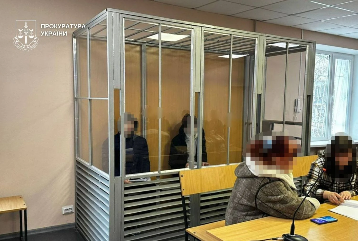 Двох підлітків у Дніпрі відправили під арешт за напад з ножем і побиття військового