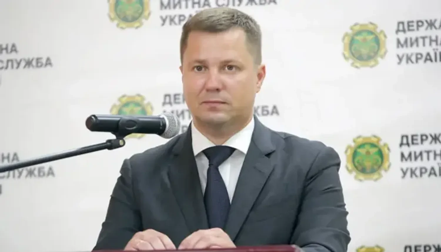 Злочинна недбалість чи корупційна зацікавленість: чому Владислав Суворов не реагує на порушення на митниці