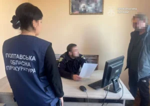На Полтавщині батько завдав 10-річному сину тяжких тілесних ушкоджень через те, що той без дозволу зʼїв цукерки