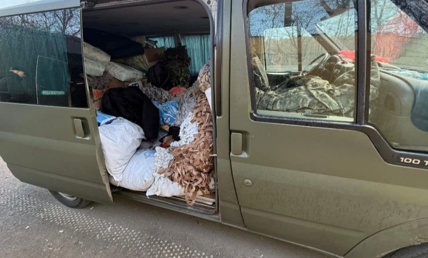 Вивозив ухилянтів під маскувальними сітками - на Буковині затримали капелана з поплічником