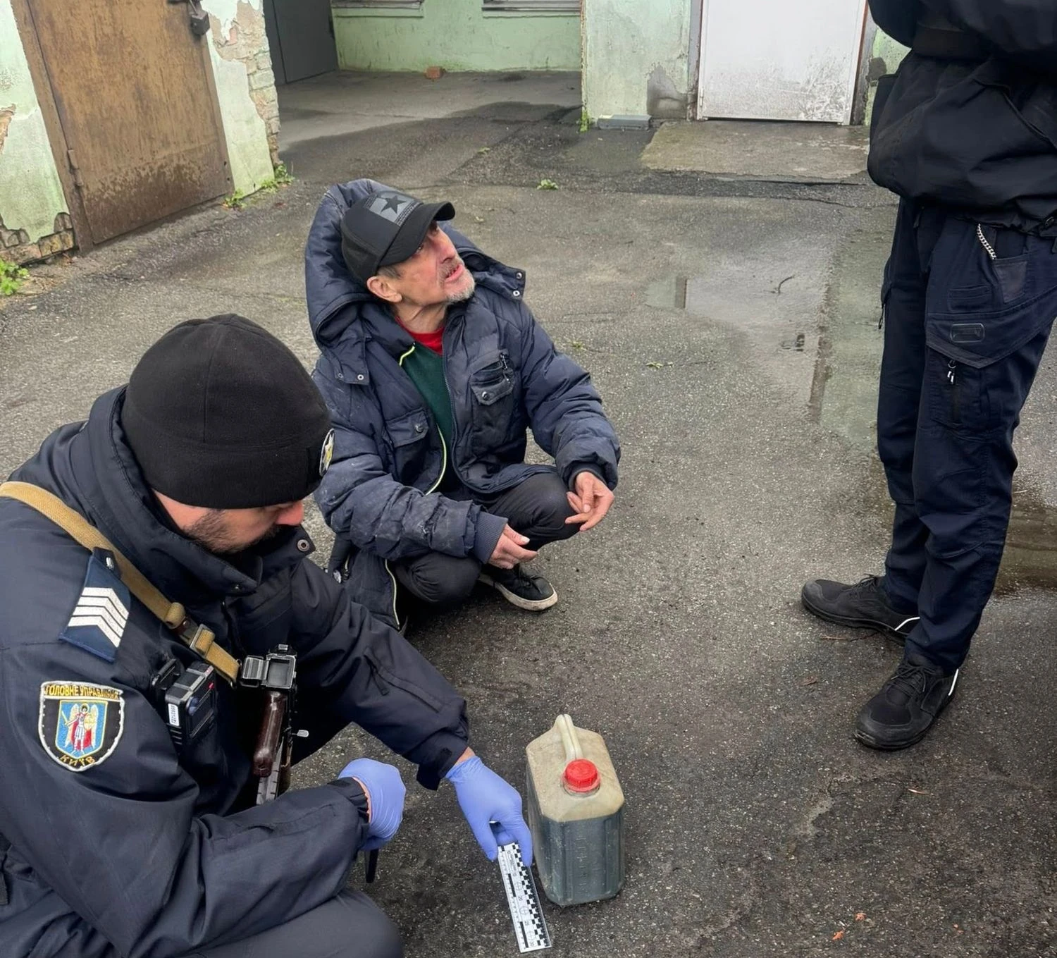 Намагався підпалити автомобіль нардепа Ігоря Гузя - у Києві затримали жителя Луганщини