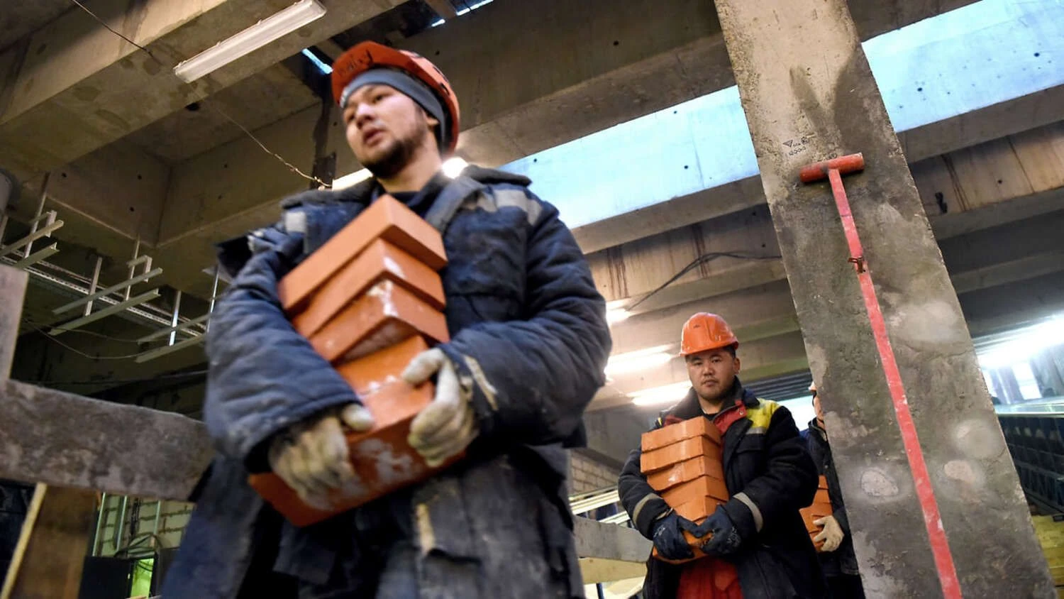 Борги, мігранти і Telegram - розвідка України назвала головні страхи росіян