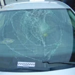 У Кропивницькому чоловіку, який провіз військового ТЦК на капоті авто, повідомлено про підозру