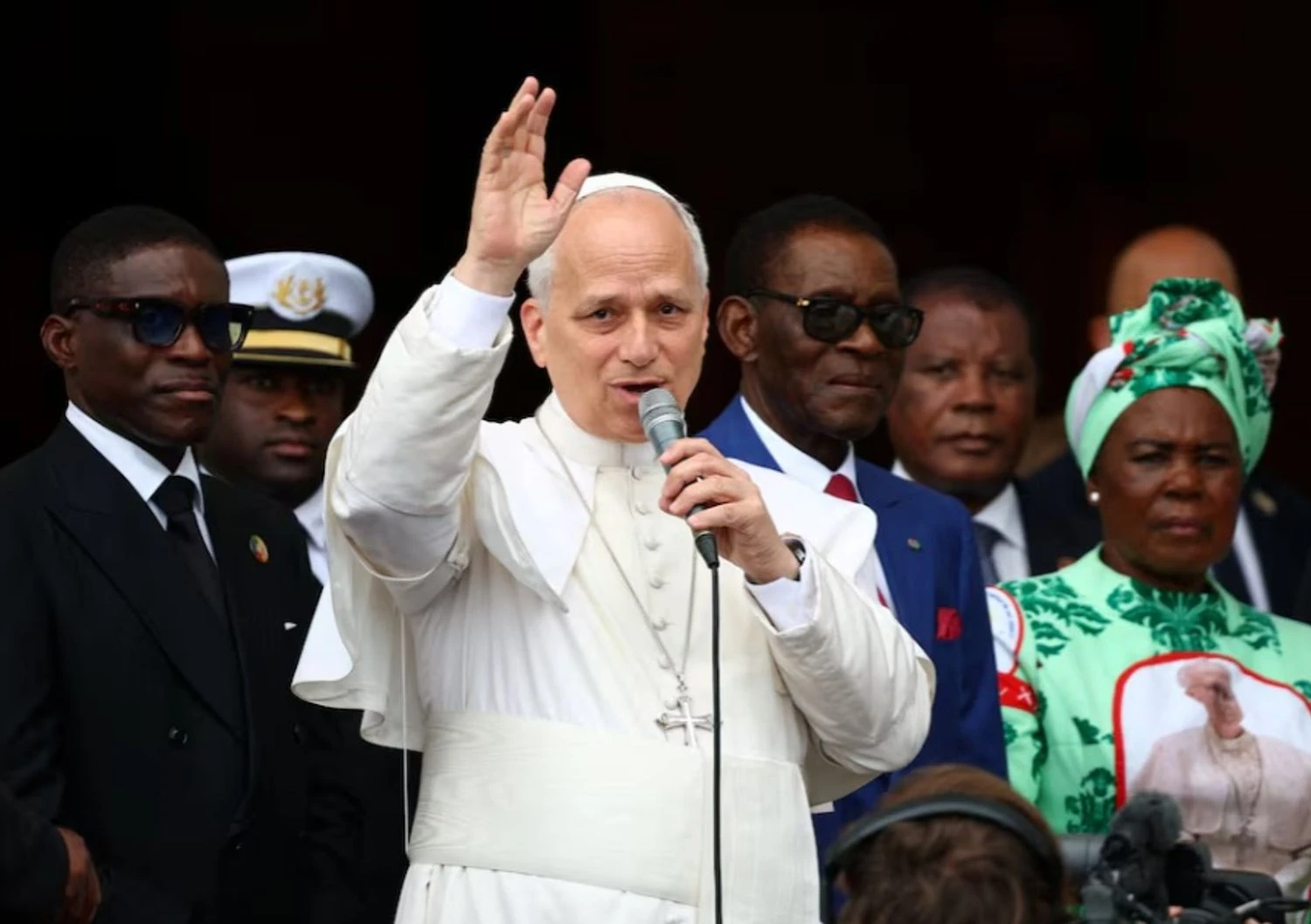Папа Лев відвідав в’язницю в Екваторіальній Гвінеї, ув’язнені зустріли його вигуками