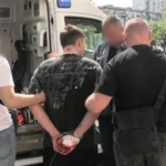 У Києві чоловік випав з вікна після удару ножем, вбивцю - громадянина рф - затримали