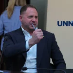 Ексголова ОП Єрмак запевнив, що не збирається тікати і залишається в Україні