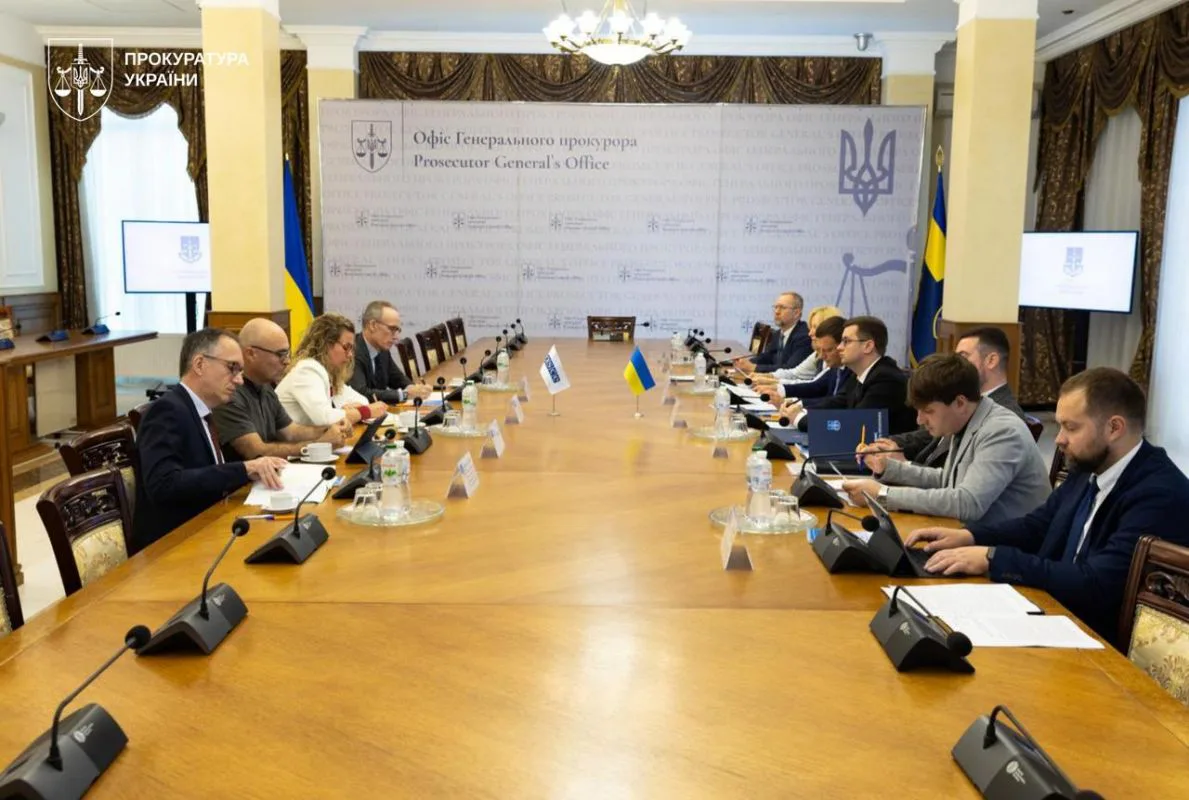 За фактами мілітаризації українських дітей розслідується 28 справ - в Офісі Генпрокурора обговорили з експертами ОБСЄ злочини рф