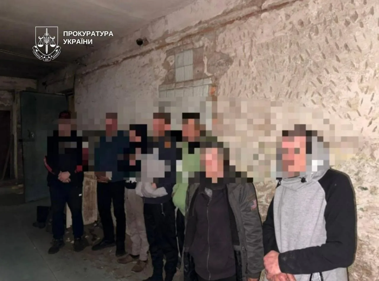 У Києві викрили чотирьох осіб, які утримували 11 людей у трудовому рабстві
