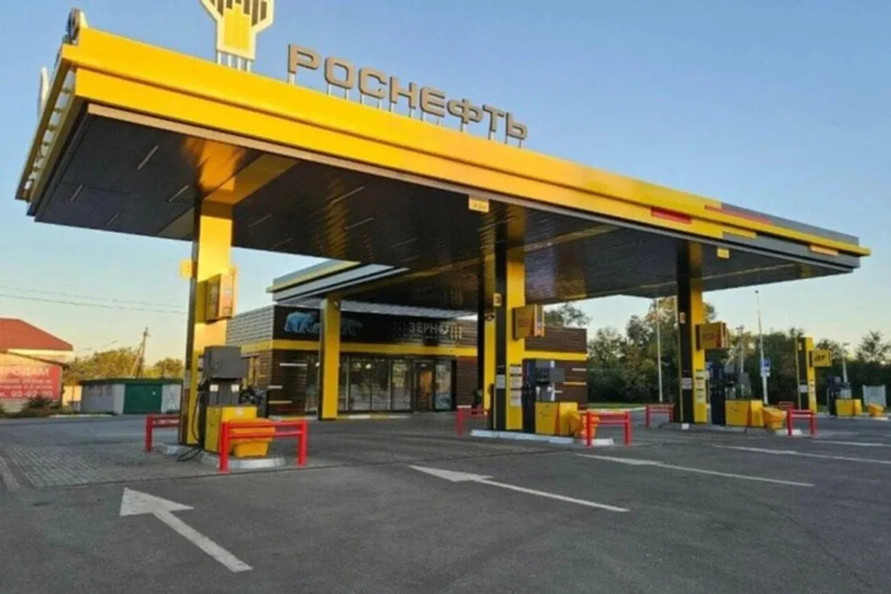 росія вперше за тривалий час готується до імпорту бензину морським шляхом - Reuters