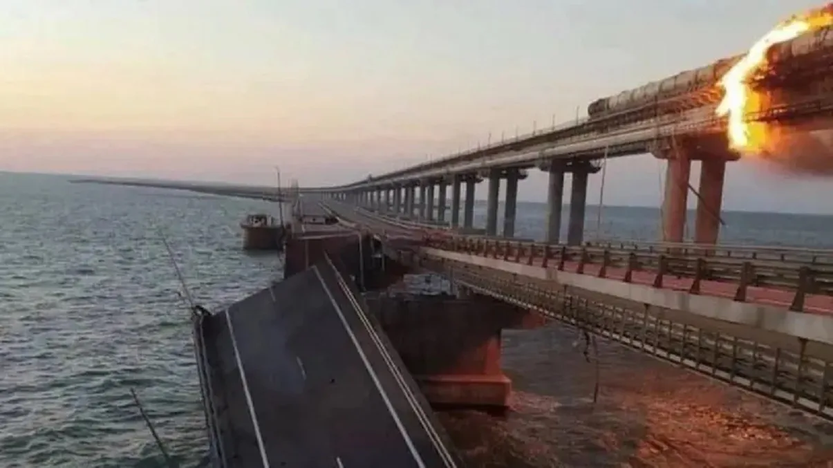Україна посилила спроможності для ударів по Кримському мосту - розвідка Британії