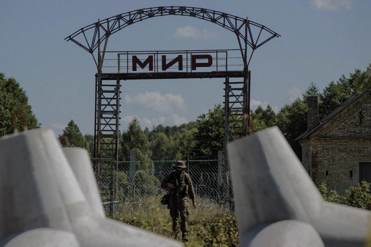 білоруська пропаганда маскує підтримку кремля "миротворчою" риторикою - розвідка