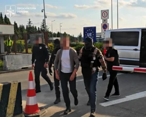Німеччина та Італія екстрадували до України екснадепа та посадовця, яких підозрюють в багатомільйонних економічних злочинах - Генпрокурор